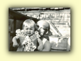 1977 mit Opa Werner.jpg